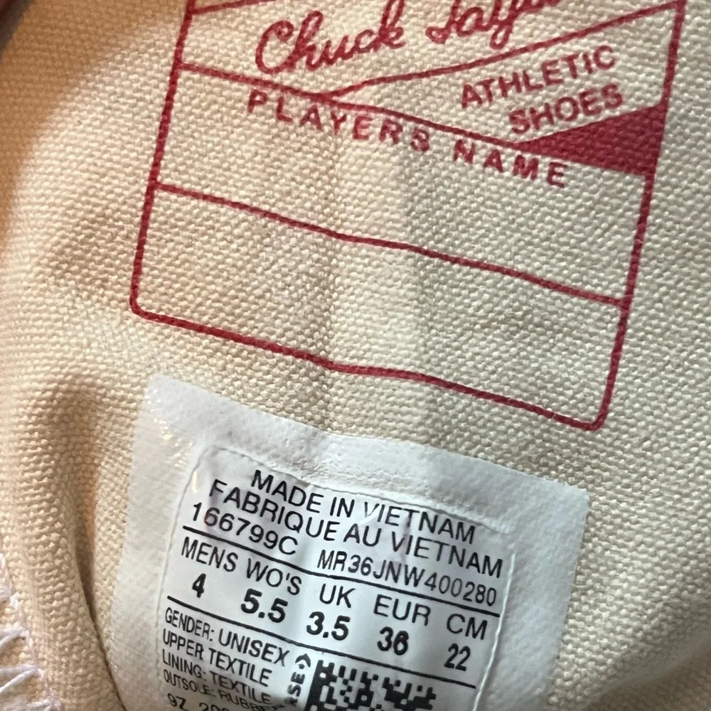 Converse - Picture 4 of 4